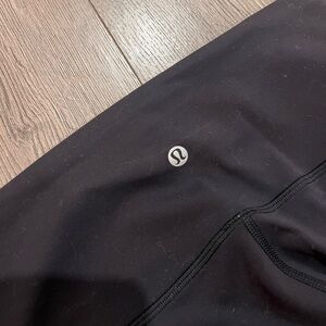 Black lululemon capri legging
